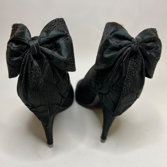 RARE Vintage Stuart Weitzman Satin Brocade Dress Heels with Bows - Picture 4 of 7